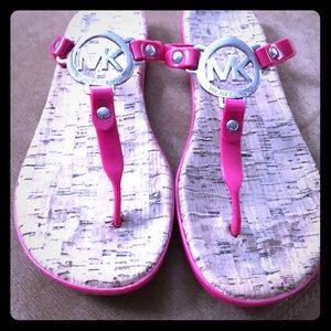 Hot Pink Michael Kors filpflops
